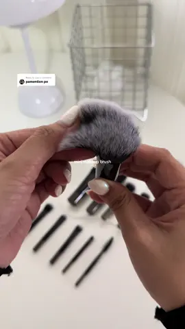 Replying to @cian the perfect mini makeup brush set for small bag girlies 🖤✨ #minimakeupbrushset #makeupbrushset #makeupbrush #travelsizemakeupbrush 