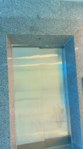 Ngày đầu tiên tại bệnh viện mới. Trời mưa, đường xa và gập ghềnh… nhưng trong tay là bó hoa hồng, trong tim là hy vọng. Một khởi đầu nơi vùng đất sương mù – nơi tôi chọn để tiếp tục hành trình chăm sóc và sẻ chia. Vững vàng bước vào chặng đường mới, với niềm tin và trái tim không ngừng rực cháy vì nghề.