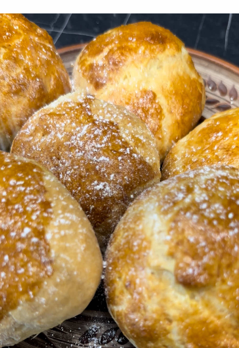 Save it so you don’t lose it — these donuts might just save your day!🥐 #asmr #blitzrezept #tryit #chocolatebars #chokolate #pov #viralllllll #viraltrend #blätterteig 