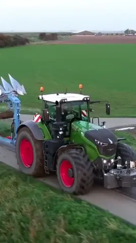 FENDT 1050&9 furrow Lemken Diamant 16👹🇩🇪#tractorlover#premium#heavy#farmreels#recomendation#farmlife#farming#landwirtschaft#land#fyp#fendtpower#fendt1050#lemkendiamant16#lemken#fendtvario#ploughing#pflügen#germany#edit#video#viral#fyyp  @𝘽𝙤𝙜𝙙𝙖𝙣^𝙉𝙕   @Fendt Global  @Spinar24HD 