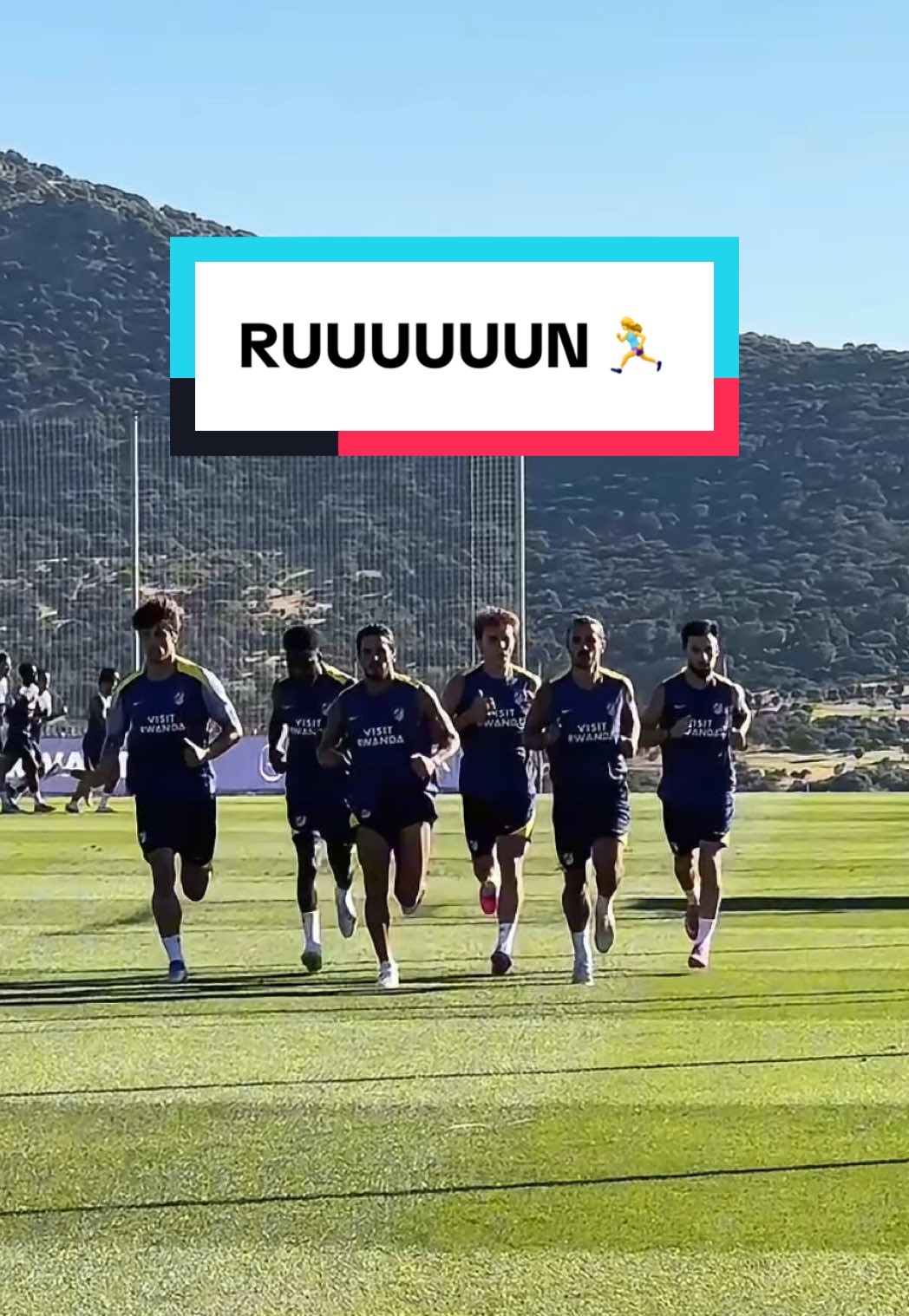 Los vigilantes de la playa  🛟  #chariotsoffire #atleticodemadrid #training #run #Running 