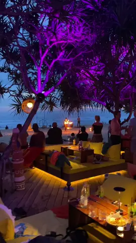 Tann Beachclub Phuket Everyday fire show 7pm & 9pm#beachclub #fireshow #fireshowphuket #sunsetviewpoint #karonbeach #phuketbeachclub 