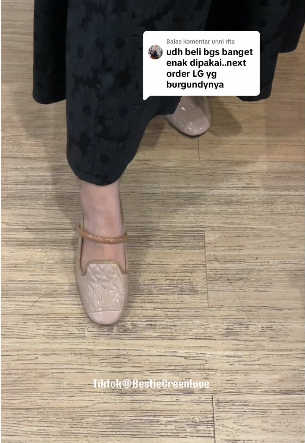 Membalas @unni rita thank you kaka 💚 yang mau samaan Cuss keranjang kuning cekidot testimoni yang udah pada beli 👉🏻👉🏻 pantengin next month ready lagi Burgundy nya yaaa #foryou #fyp #masukberandafyp #brandatiktok #greenlove #footwear #BESTIEGREENLOVE💚 #bestiegreenlove💚 #abcxyz #foryoupage #fypシ゚ #sepatu #flatshoes #slipon #sandalwanita #sepatukekinian #burgundy 