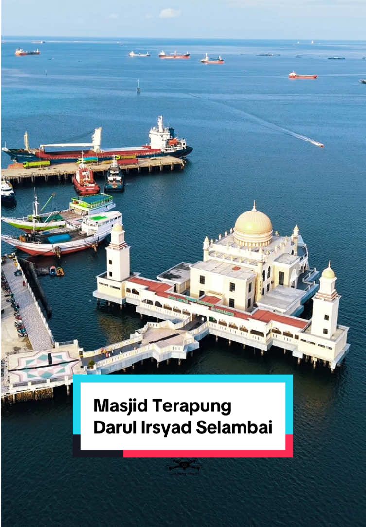 Masjid terapung Darul Irsyad. #fyp #drone #dronevideo #guntung #bontang #guntungkampongadat #fypシ゚viral #tiktokviral #kalimantan #alamkalimantan #loktuan #pelabuhanloktuan #selambailoktuan #masjidterapung
