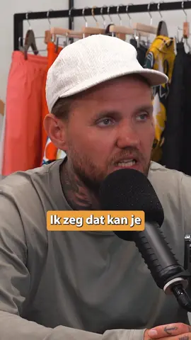 Dat ken jij met een recht gezicht zeggen? #4guys #podcast