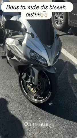 #cbr1000rr #hondagang #honda #hondacbr1000rr #motorcycle #keepupifyoucan #sexy 