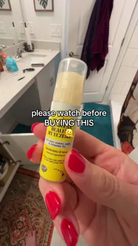 most people don’t check for this when buying this lip balm 👀 (I have eczema + this has been sooo soothing for my lips) #eczemaawareness #dryskintips #theoceanhealedmyeczema #eczema #psoriasis #seamossbenefits #dealsforyoudays 