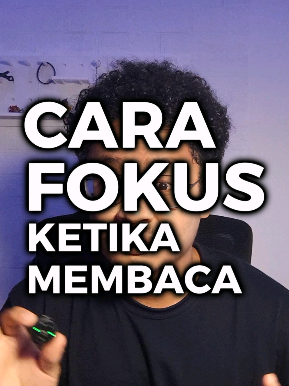 Replying to @bukanbirulautwibisana Siapa nih yang punya permasalahan susah fokus ketika baca buku? Coba ikutin empat langkah dari gw deh. Ya tentu setiap orang punya caranya sendiri untuk bisa fokus membaca, tapi yang paling UTAMA adalah kita membaca buku yang SESUAI untuk kita. Karena kalau kita sudah menemukan buku yang sesuai, kita tetap akan bisa fokus mau bagaimana pun kondisinya. Gimana? Kalian setuju nggak? Atau ada yang punya cara lain?  Boleh dong dishare juga #BookTok #bookish #bacabuku 