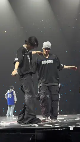 Yungi dancing together 🥹 #ateez #에이티즈 #mingi #mingiateez #민기 #yunho #yunhoateez #윤호  #atiny #ateezinorlando #inyourfantasty #kpopfyp #kpoptiktok #ateezconcert 