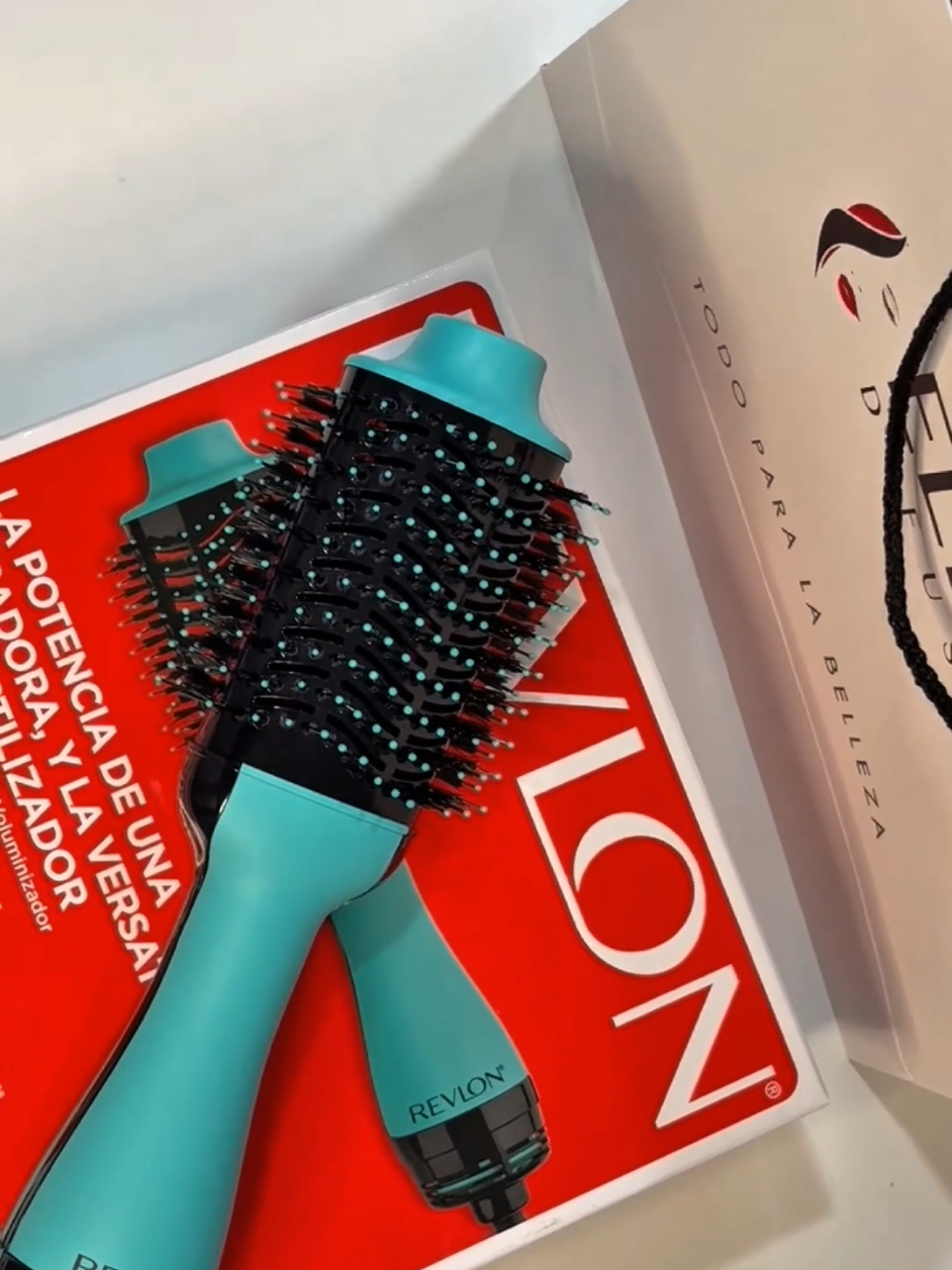 💁‍♀️ ¡Pelo con volumen y brillo en solo unos minutos! Descubrí el poder del One Step de Revlon: seca, alisa y da volumen en un solo paso ✨ Yo lo conseguí con descuento y cuotas sin interés, ¡no te lo pierdas! 🙌 #RevlonOneStep #VolumenPerfecto #HairGoals #PeloSoñado #Cepillovoluminizador #cepilloeléctrico #voluminizador #cepillosecador #revlon 