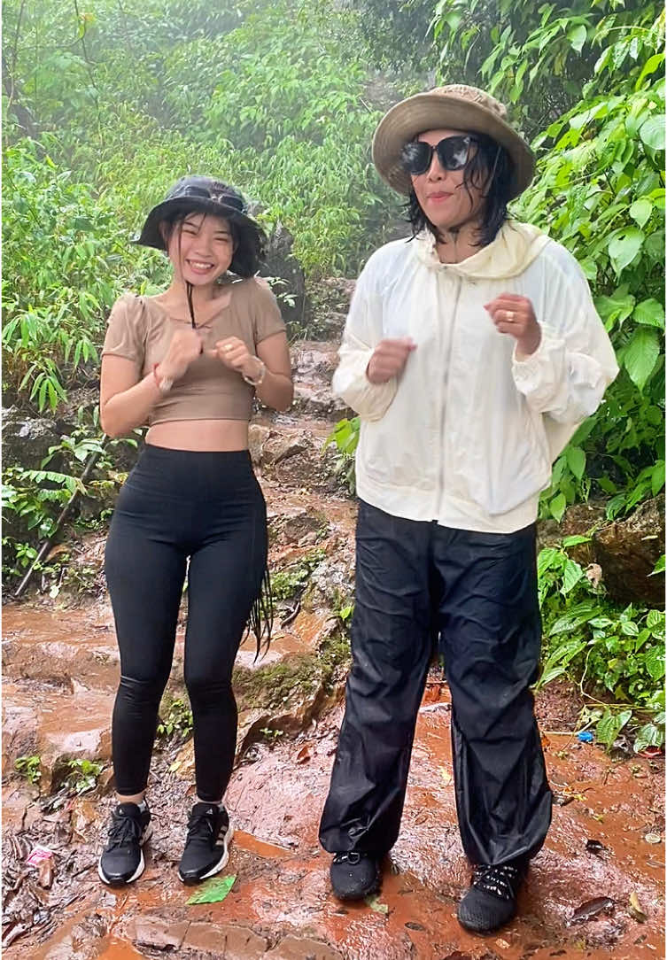 မိုးထဲရေထဲလည်း ဖုန်းရေဝင်ခံပြီး ကခဲ့တဲ့ အမှတ်တရ 🤣🫠 @WYNE🍀 #fyp #tiktokmyanmar #trending #hpaan #friendship 