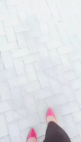 خـۆم ئەبمە هەموو شتێکی خـۆم مرۆڤەکان تەنهـا چیرۆکێکن وتێپەڕئەبن🖤