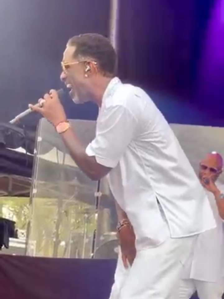 Shawn hitting every note as usual Get this view with the link in bio. #boyziimen #OnTour #b2m