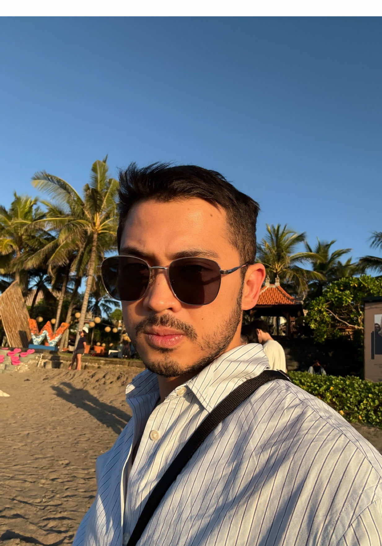 Enak banget lagi lagu ini tuh