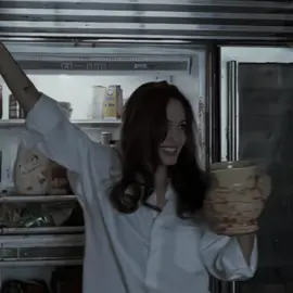 بحبك مره حسسني .!! #angelinajolie 