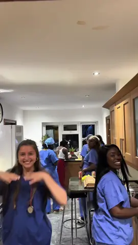 POV: You graduate med school and celebrate by getting all your mates to dress up as docs AND they actually come through 🤭🤣 #graduate #doctor #medschool #CapCut 