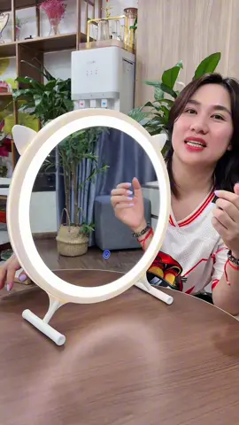 Gương trang điểm có đèn led #guongtrangdiem #guongtrangdiemdeban #guongtrangdiemcodenled #nganuytin #xuhuong 