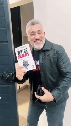 VEN A MI CONFERENCIA ESTE MARTES 29 DE JULIO 7pm. tomémonos una foto ckn el libro. #servicio #seguros #marketingdigital #servicioalcliente #emprendimiento #pasión #cliente #pasion #empresa #bienesraices 