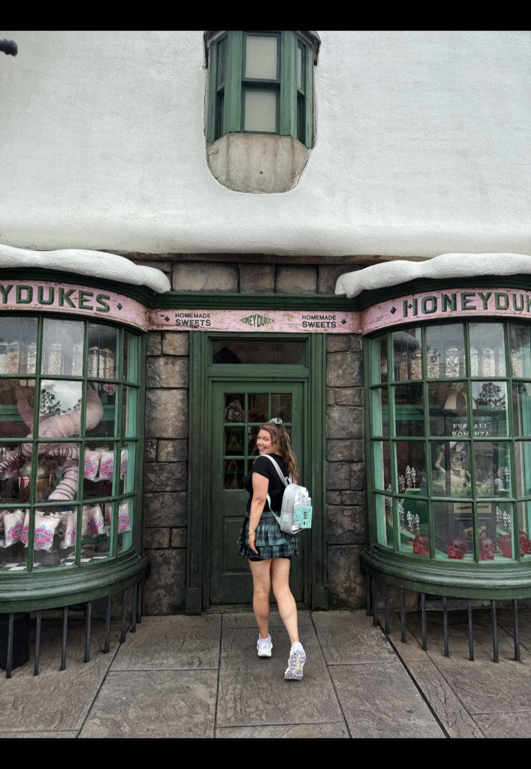 My happy place ⚡️🍭🍫🍬@Universal Orlando Resort #honeydukes #candy #universal #harrypotter #pottertok 