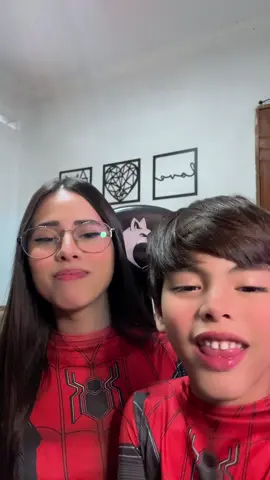Minha mãe é tão fofinha ela solta peido 😥 Vem live  #fy #live #fyp #viral #foryour #roblox