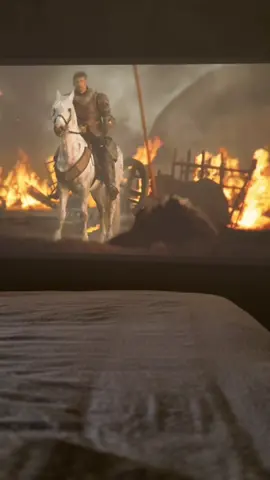 Jaime a foncé. Drogon a répondu #GameOfThrones #JaimeLannister #DaenerysTargaryen #drogon#fyp