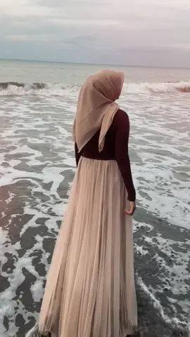 Absen dulu yang suka bollywood🫶🏻🤎 #CapCut #fyppppppppppppppppppppppp #indiansong #fypシ゚viral🖤tiktok #pantai 