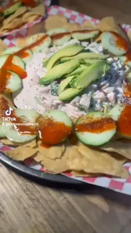 El Menjurje Saucito S.L.P. con la visita de la tiktoker Kenia Flores. los invito a venir a nuestro restaurante ubicado en Adolfo López Mateos 251. col. el saucito. denle like y sigan mi página 🙏🏻❤️