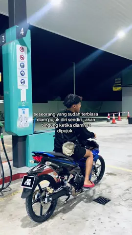 🧎🏻