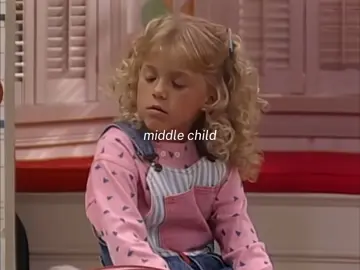 #MIDDLECHILD // the reason i did middle CHILD is because i couldnt think of alot of middle DAUGHTERS -  owner 1 🌷 people who wanted to he tagged !! : @Alexis @helena🐺ྀིྀིྀིྀིྀི (saw SKZ) @kharztoocool👾👾 @Emma❤️  #fyp #viral #moots? #middle #child 
