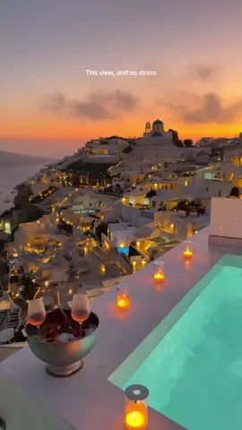 This view and no stress .! @SaintLuxurySuites  #hotels #greece #santorini 