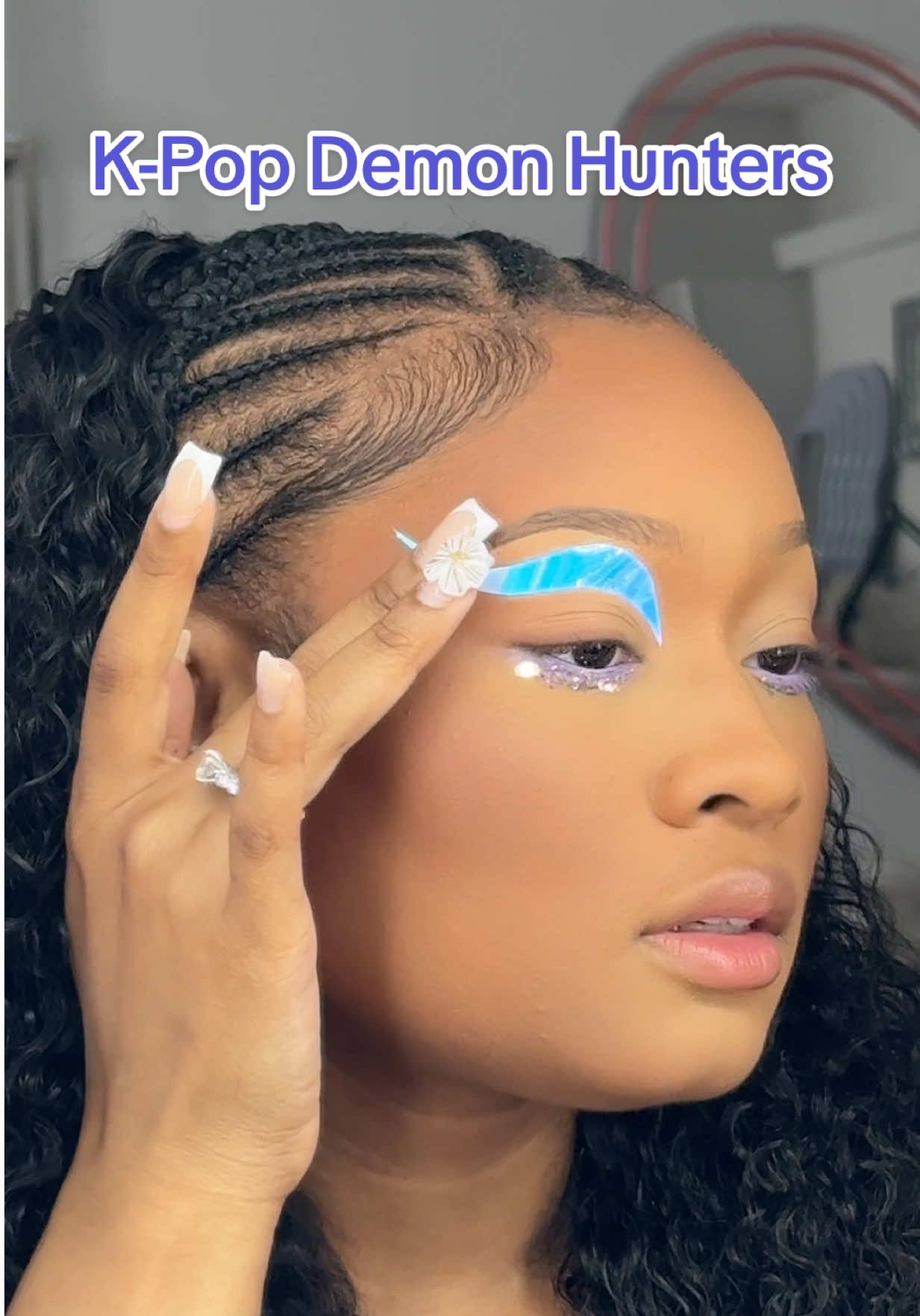 part 1– we need the skin and eyes to POP✨  MAJOR DEETS⤵️ Blurring Balm Powder 6.5 @DanessaMyricksBeauty  Yummy Skin “Cream Brûlée” @danessamyricksbeauty  Revealer Concealer 6.5 @Kosas  Flour Setting Powder @Beauty Bakerie Makeup  Cloud Set Smoothing Mist @kosas  Vinyl (bought from Michael’s craft store) Press & Go Waterproof Clusters “Volume” @ienvylashes_official  Lip Pencil @ONE SIZE BEAUTY  Lip I.V. Hydrating Gloss Serum “Bubblegum Burst” @NYX Professional Makeup  