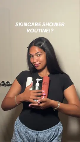 Idk why I didn’t think of this sooner 😂😭 but I feel like this will help me get overall smoother and glowier legs and arms because this is what has worked for my face!!! #bodycare #glowyskin #smoothlegs #hygieneproducts #hygienetips 