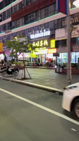 没有一段感情是完美的，只是两个人选择彼此，选择不放弃彼此。