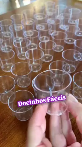Se você está procurando uma dica de docinhos fáceis de fazer para o seu casamento, chegou no vídeo certo.  É só colocar seu brigadeiro no copinho que facilita o trabalho.  A dica é tirar ele do fogo antes de desgrudar da panela. O ponto é cremoso. Para enfeitar você pode aproveitar a dica do vídeo ou colocar a decoração que a sua imaginação desejar.  📽 Doces De Sucesso  . . . #doces #docinhosdefesta #docesfinos #docinhos #docinhosgourmet 