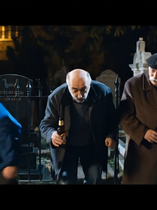 ΔΕΝ ΖΗΤΆΕΙ ΠΟΛΛΑ  ! ! ! #grandpa #hole #quoteoftheday