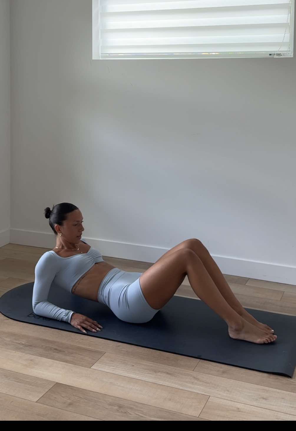 my fav leg day workouts 🤍 workouts in bi0! #workoutsforwomenbywomen #dumbellonlyworkout #legdayworkouts #workoutmotivationforwomen 