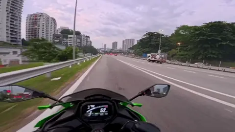 365 days with the baby zx..and counting #bikelife 
