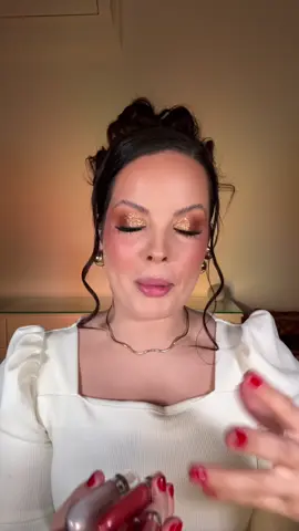 A promoção vai acabar 🥹🥲 os Gloss que sempre indico aqui podem subir de preço! Clica no link abaixo do lado esquerdo pra ter o seu combo completo!  #fy #foryou #maquiagem #gloss #page #viral #dica #truque #automaquillaje #automaquiagem #makeup 