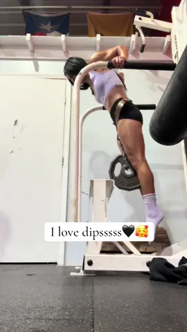 Pushing myself more. 🖤Totally uncomfortable to reach growth but in a good way! #dips #weighteddips #Fitness #GymTok #personaltrainer #sanantonio #trainer #gymmotivation 