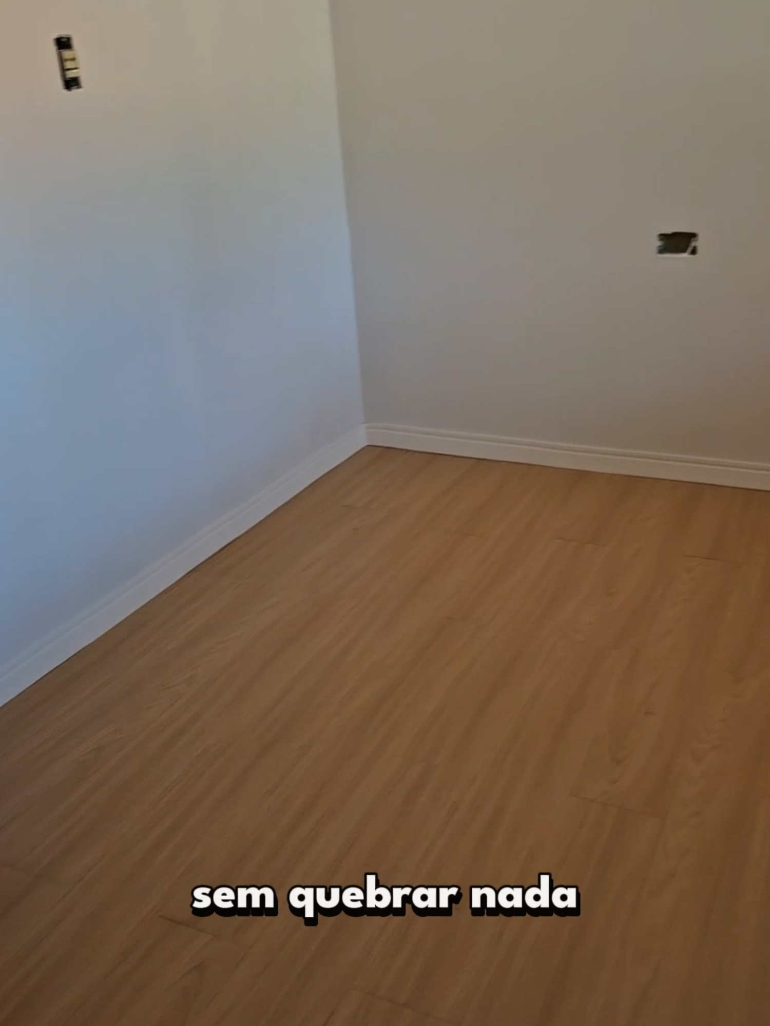 Reformei o piso do quarto gamer sem quebrar nada - piso vinilico altocolante