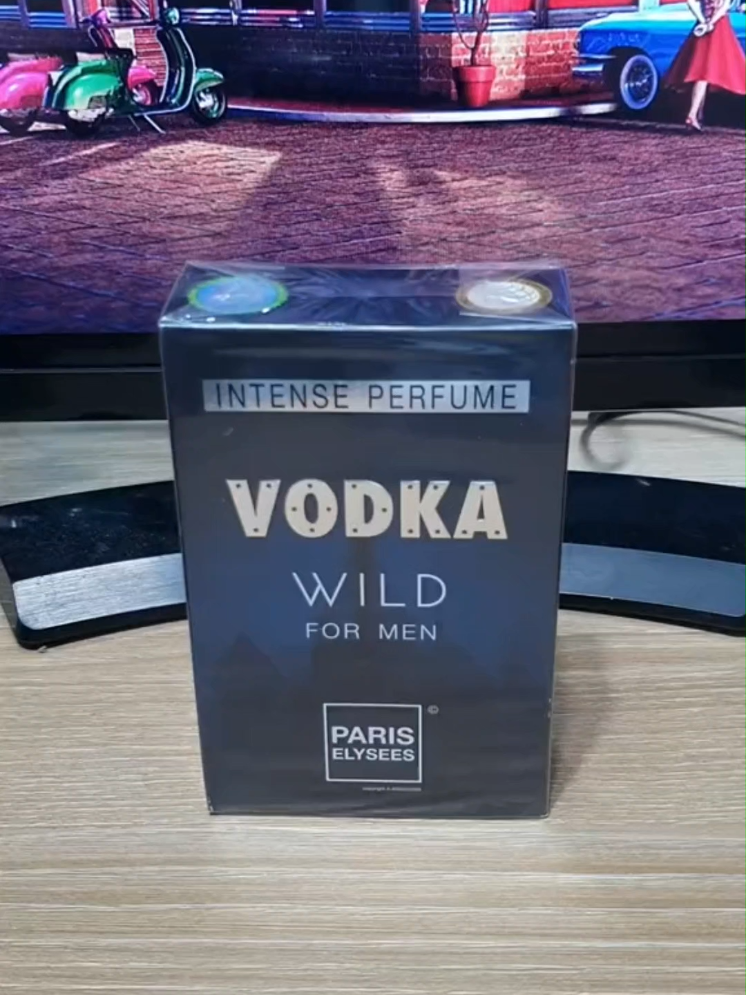 🔥 Perfume de homem que impõe respeito. Esse é o Vodka Wild da Paris Elysees – 100ml de presença marcante e atitude selvagem. 🐺💨 🖤 Ideal para quem chega e domina o ambiente. 🔒 Fixação duradoura e fragrância que atrai olhares. 💥 Masculino | Intenso | Inesquecível 📦 À venda na Jonix Shop 🛒 Corre no link da bio! #perfumeimportado #perfumemasculino #vodkawild #pariselysees #perfumequefixa #jonixshop #cheirodehomem #perfumequefazpresença #tiktokshop