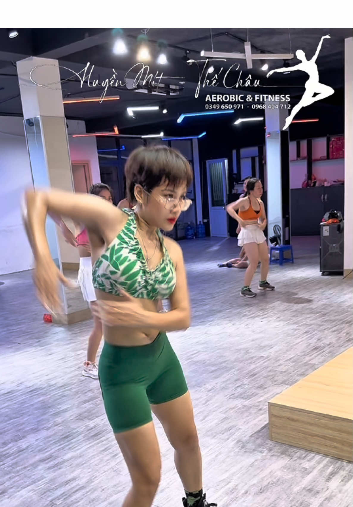 ⭐⭐⭐ Xoắn nhẹ cái bụng để chào ngày mới nào !!! ❤️❤️❤️ #TeamHuyềnMít_ThếChâu 