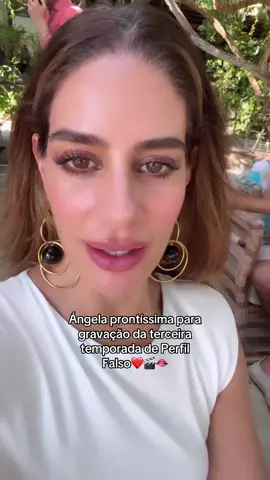 Ela tá perfeita demais como de costume né 🫦🥵❤️🔥 #manuelagonzalez #perfilfalso #perfilfalsonetflix #perfilfalsoedit #perfilfalso3 #lgbt🌈 #lgbtq🏳️‍🌈 #vaprofy #vaiprofyyy #fypシ゚ #fypシ゚viral🖤tiktok #lesbicastiktok🌈 #leabicas #lesbicastiktok🌈💙♥️ #perfilfalsoterceiratemporada #perfilfalso3temporada #gravacao #acao #cenas #cenasdeseries #ángelaferrer #angelaferrer 