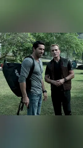 Jangan remehkan orang,  judul film: Hard target.  #fyp #film