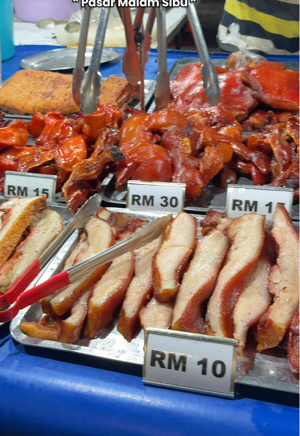 Mesti ada yang rindu pasar malam sibu kan. Here youuu gooo 🥰🥰 Syurga porkiesss 😍😍 Makin bertambah stall jual ot ot now dah 💖💖 Halal side oso ada yaaa. Oh i love sarawak ♥️♥️♥️♥️ #fyp #pasarmalamsibu 