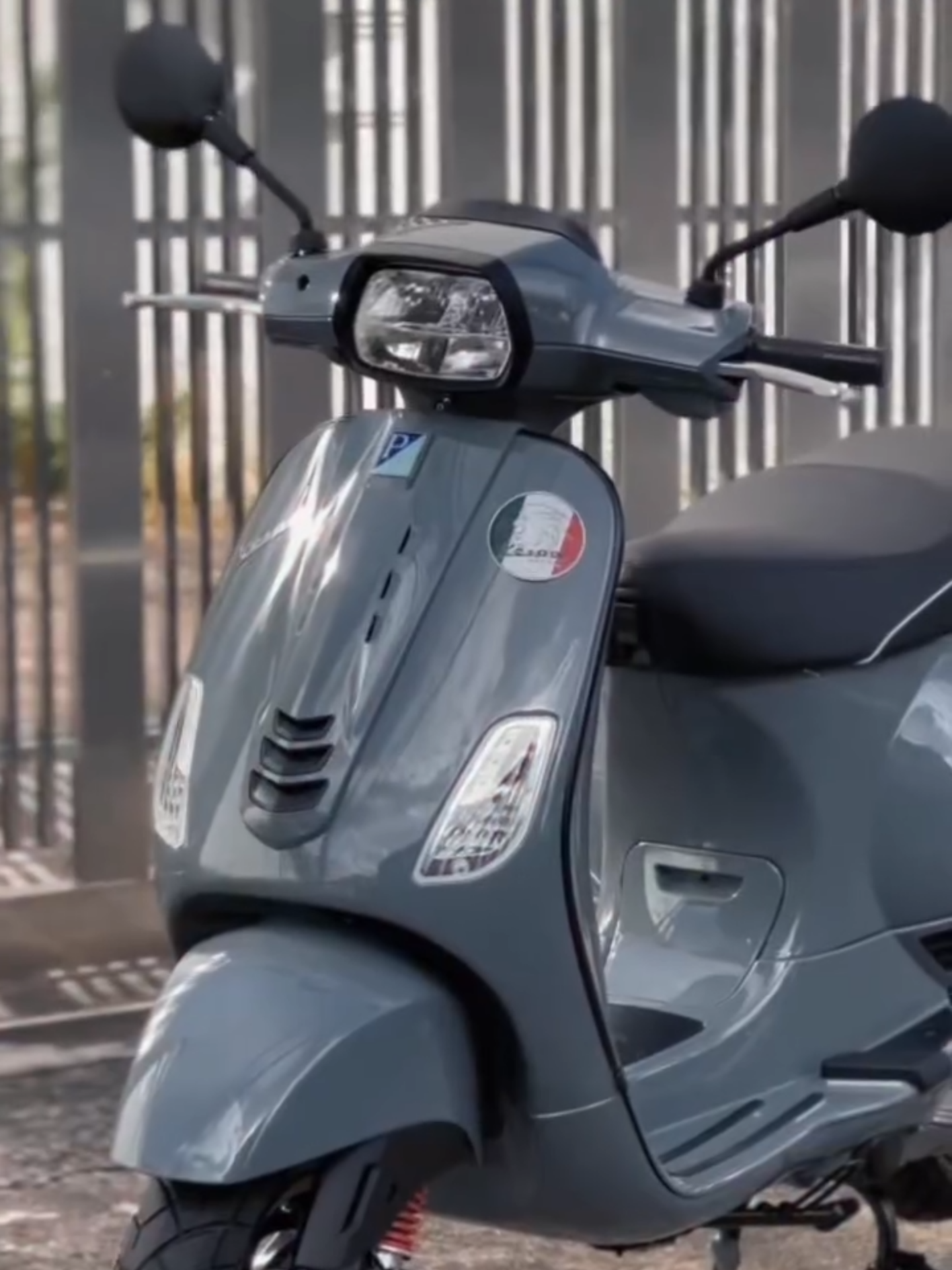 🎉🎉ราคาเปิดตัว 99,900 บาท 🎉🎉 รถมีพร้อมส่งมอบเลยครับ รุ่น S150 I-Get เท่ห์ มีมิติดุดัน โฉบเฉี่ยวสายสปอร์ตลงตัวสุดๆครับ 😎😎 ☎️ สนใจสอบถามได้เลย 080-5495064 #เซลล์เเจ๊ค Vespa Hatyai สาขาคลองเรียน 📌https://maps.app.goo.gl/rEs6PPdWzV1Gpdto7 #Vespa #VespaHatyai #โหม๋เวสป้า