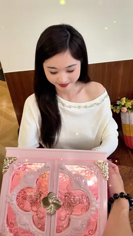 Quà tặng người yêu #quatang #quatangnguoiyeu #quatangbangai #quatangsinhnhat #setmakeup #settrangdiem #dotrangdiem #xuhuongtiktok 