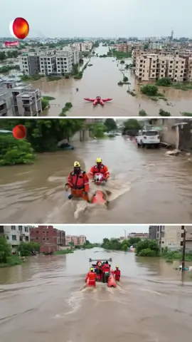⚠️ DHA-5 Islamabad Underwater! ⚠️ The rain wasn't just rain, it was a DISASTER! 🥺 Witness the shocking flooding ravaging DHA. Praying for everyone affected. 🙏 #IslamabadFlooding #DHAFlood #PakistanFloods #NaturalDisaster #PrayForPakistan #ShareThis Why it works: Urgent language: 