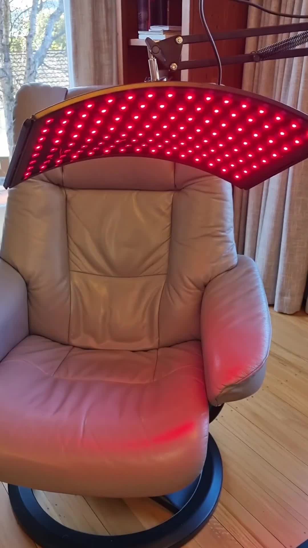 I spend 10 minutes a day doing red light therapy. #redlighttherapy #facialtreatment #skincaredevice #beautydevice #bodytreatment #redlighttherapyathome #beautytreatments #redlighttherapybelt #healthandbeauty #beautydevices