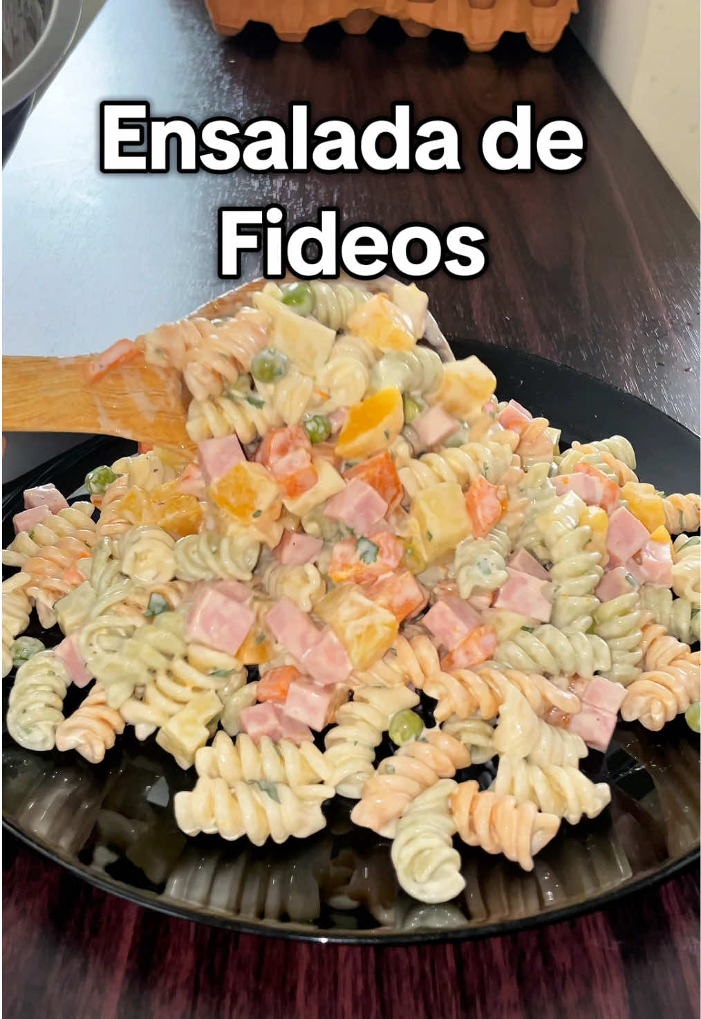 Ensalada de fideos, ayer subí algo fit y hoy rompemos la dieta como toda la vida. Si no le quieres meter el jugo de durazno no le metas, no jorobes, los tkm. #ensaladadefideos #recetasfaciles #antoniocoronel #quecocinohoy 